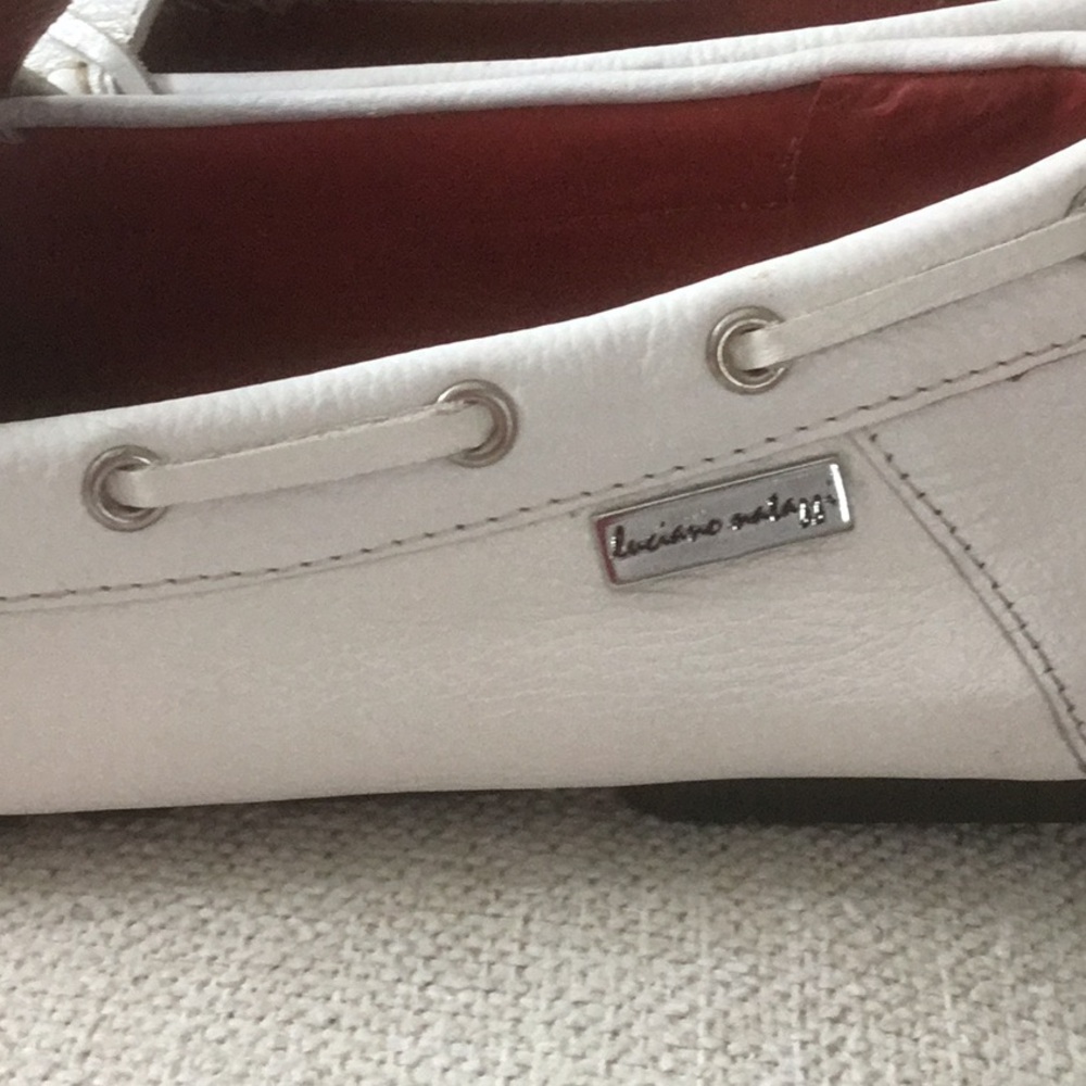 White Leather Slip-On Loafers with Metallic Accent LIKE NEW - Picture 4 of 7